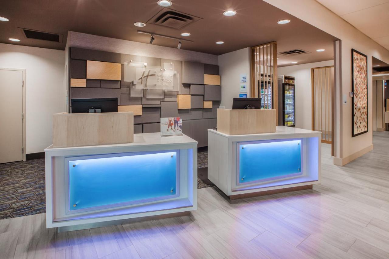 Holiday Inn Express & Suites - Aurora By Ihg Εξωτερικό φωτογραφία