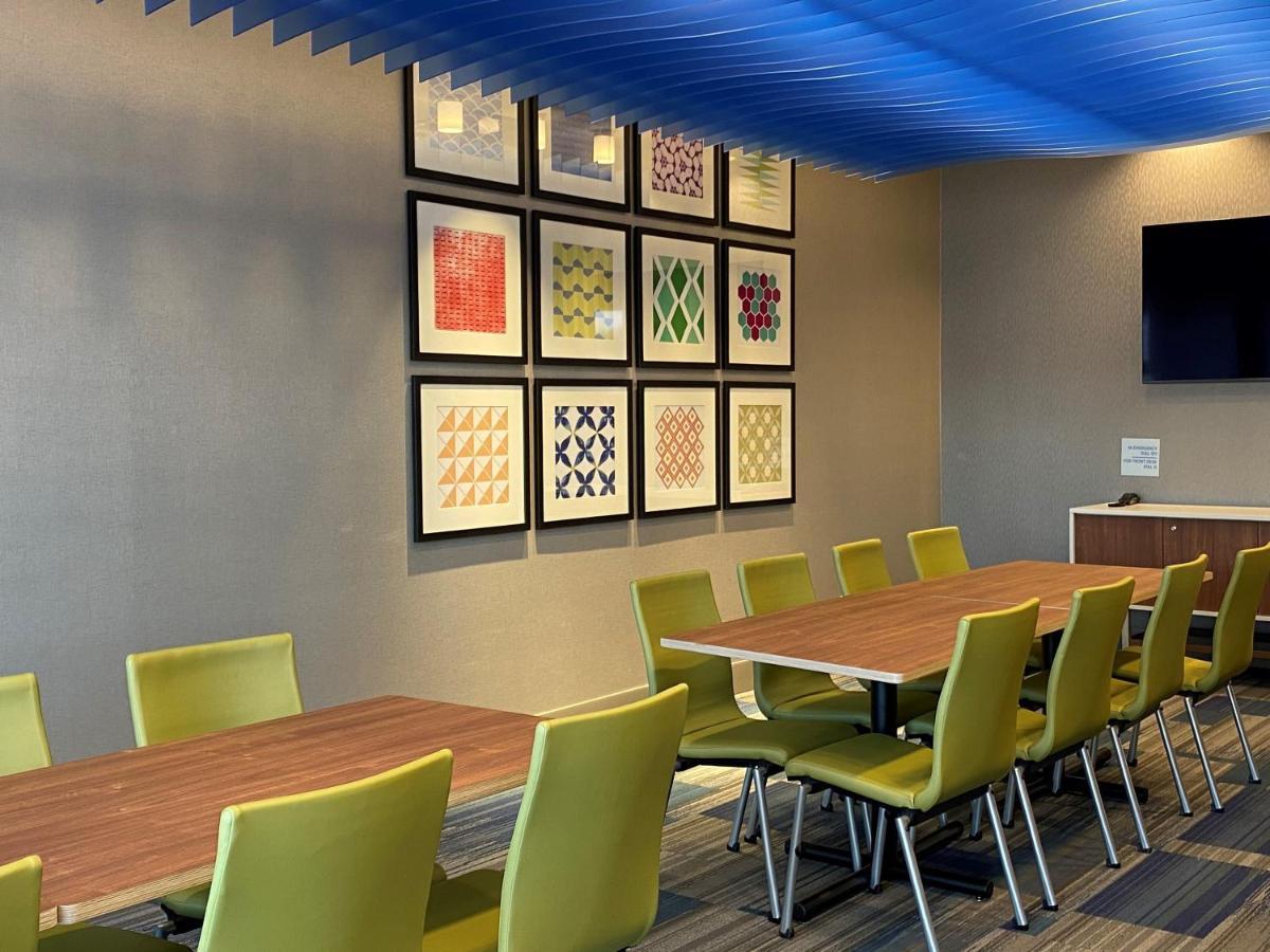 Holiday Inn Express & Suites - Aurora By Ihg Εξωτερικό φωτογραφία