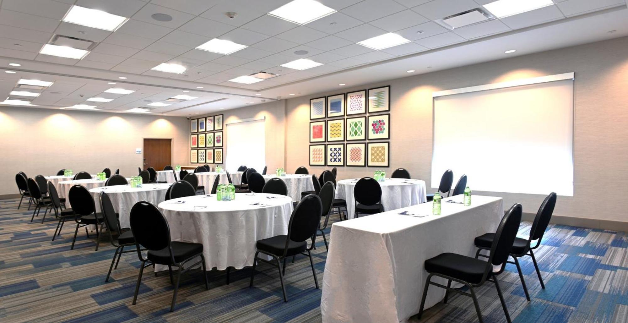 Holiday Inn Express & Suites - Aurora By Ihg Εξωτερικό φωτογραφία